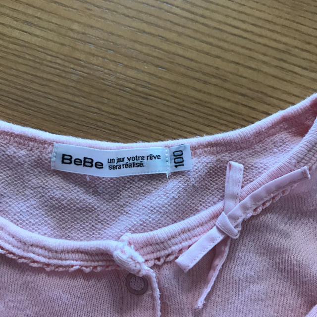 BeBe(ベベ)のBeBe ピンク カーディガン 100センチ キッズ/ベビー/マタニティのキッズ服女の子用(90cm~)(カーディガン)の商品写真