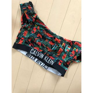 カルバンクライン(Calvin Klein)のカルバンクラインオフショル水着ビキニ花柄ロゴ(水着)