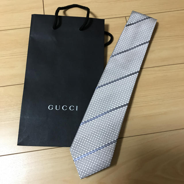 Gucci(グッチ)のGUCCI ネクタイ　シルバー　GG メンズのファッション小物(ネクタイ)の商品写真