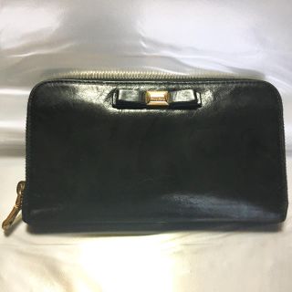 ミュウミュウ(miumiu)のmiu miu エナメル レザー 長財布(長財布)