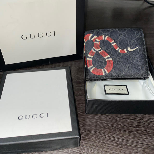 GUCCI ヘビ柄二つ折り財布-