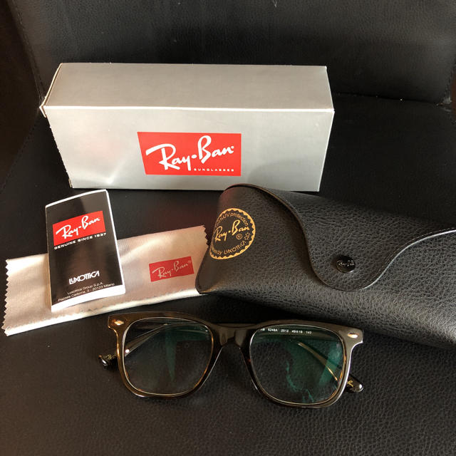 超美品♪ 
レイバン Ray-Ban サングラス 
ブラウン