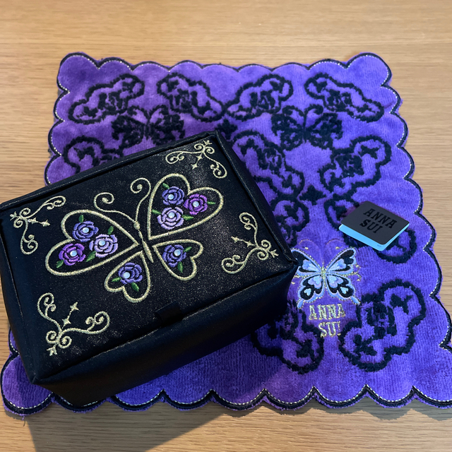 ANNA SUI(アナスイ)のANNA SUI アナスイ　ジュエリーボックス　ハンドタオル インテリア/住まい/日用品のインテリア小物(小物入れ)の商品写真