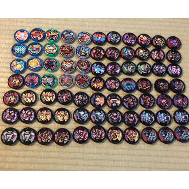 妖怪メダル 77枚 かぶり多い エンタメ/ホビーのおもちゃ/ぬいぐるみ(キャラクターグッズ)の商品写真