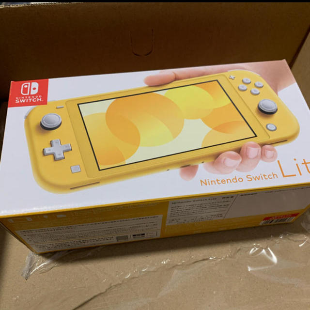 新品　任天堂Switchライト　イエロー