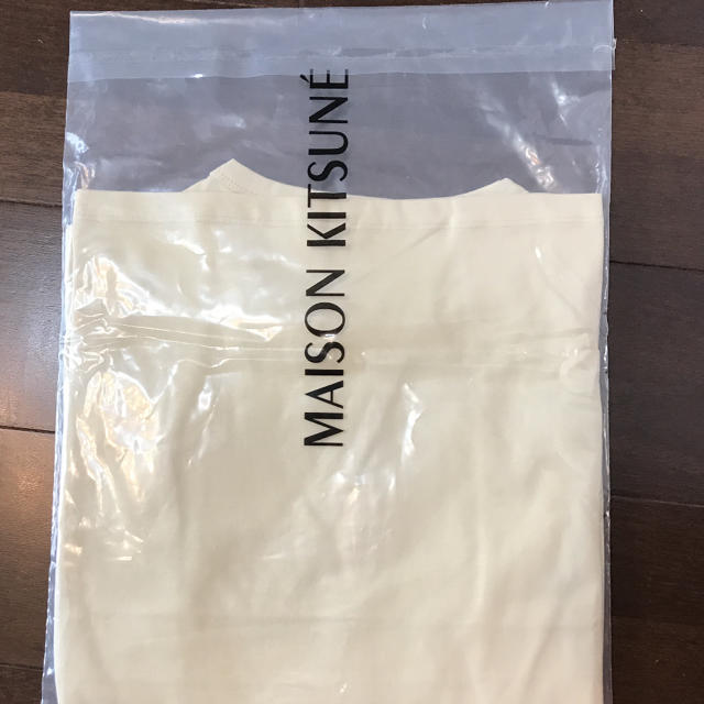 MAISON KITSUNE'(メゾンキツネ)のMAISON KITSUNE メゾンキツネ Tシャツ 未使用品 メンズのトップス(Tシャツ/カットソー(半袖/袖なし))の商品写真