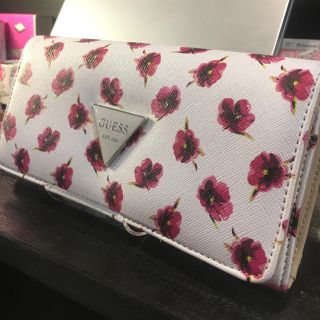 ゲス(GUESS)のGUESS フローラルパターン　長財布(財布)