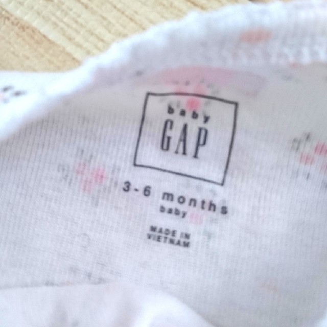 babyGAP(ベビーギャップ)の【専用】babygap ロンパース 2点 キッズ/ベビー/マタニティのベビー服(~85cm)(ロンパース)の商品写真