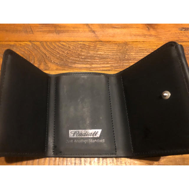 CALEE(キャリー)の期間限定価格　ラディアル FROSTED TRIFOLD WALLET メンズのファッション小物(折り財布)の商品写真