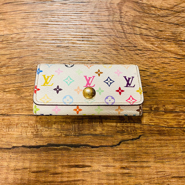 LOUIS VUITTON(ルイヴィトン)のLOUIS VUITTON マルチカラー ミュルティクレ4 リッチ 白ピンク レディースのファッション小物(キーケース)の商品写真