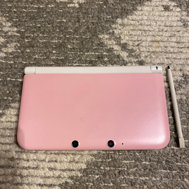 ニンテンドー3DS(ニンテンドー3DS)の3ds LL 本体　ピンク エンタメ/ホビーのゲームソフト/ゲーム機本体(携帯用ゲーム機本体)の商品写真