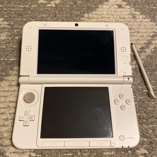 ニンテンドー3DS(ニンテンドー3DS)の3ds LL 本体　ピンク エンタメ/ホビーのゲームソフト/ゲーム機本体(携帯用ゲーム機本体)の商品写真