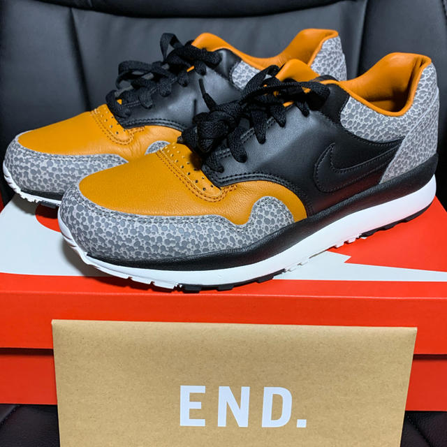 NIKE(ナイキ)の新品　NIKE AIR SAFARI QS 26cm US8 ナイキ　サファリ メンズの靴/シューズ(スニーカー)の商品写真