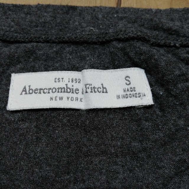 Abercrombie&Fitch(アバクロンビーアンドフィッチ)のアバクロ  Tシャツ レディースのトップス(Tシャツ(半袖/袖なし))の商品写真