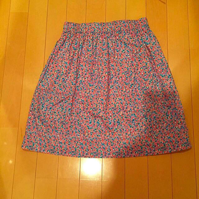 A.P.C(アーペーセー)のAPC 花柄スカート レディースのスカート(ひざ丈スカート)の商品写真