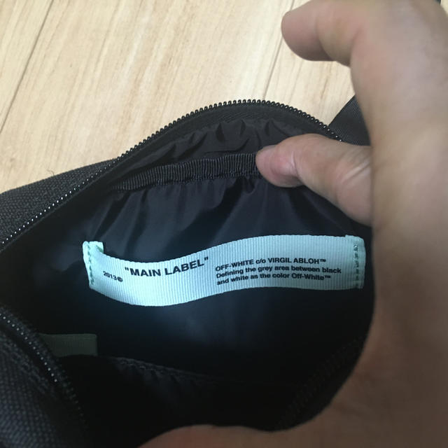 OFF-WHITE(オフホワイト)のoff-white camera bag black メンズのバッグ(ショルダーバッグ)の商品写真