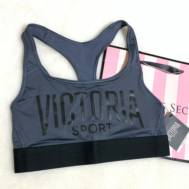 Victoria's Secret(ヴィクトリアズシークレット)の♡新品♡Victoria's secret♡スポーツブラ♡グレー S スポーツ/アウトドアのランニング(ウェア)の商品写真