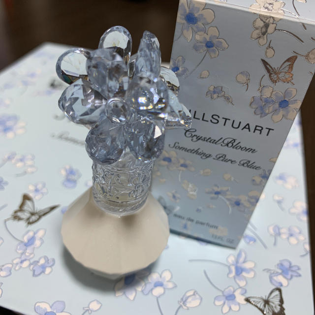 JILLSTUART(ジルスチュアート)の新品　ジルスチュアート　サムシングピュアブルー　4ml コスメ/美容の香水(香水(女性用))の商品写真