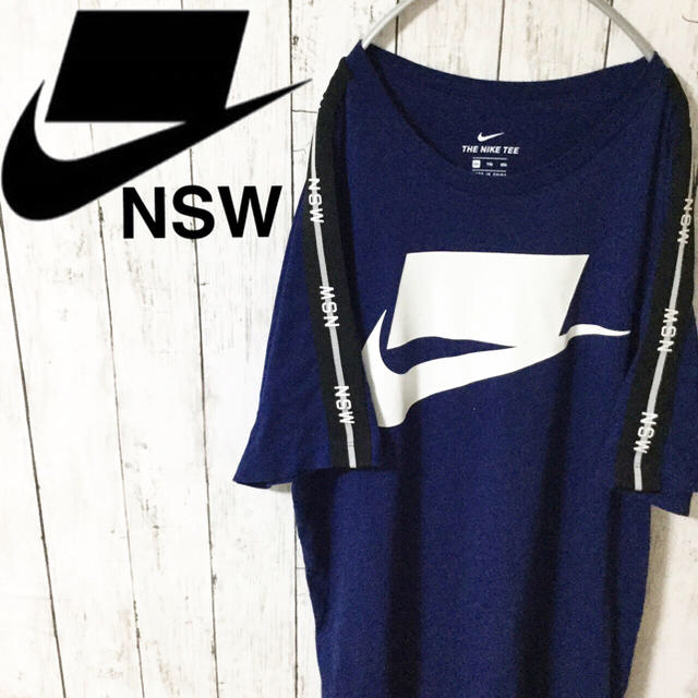 NIKE(ナイキ)の激レア　完売　NIKE ナイキ　NSW ビッグスウォッシュ テープロゴ Tシャツ メンズのトップス(Tシャツ/カットソー(半袖/袖なし))の商品写真