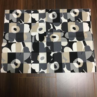 マリメッコ(marimekko)のマリメッコ  裏撥水生地　ミニルーツウニッコ(生地/糸)