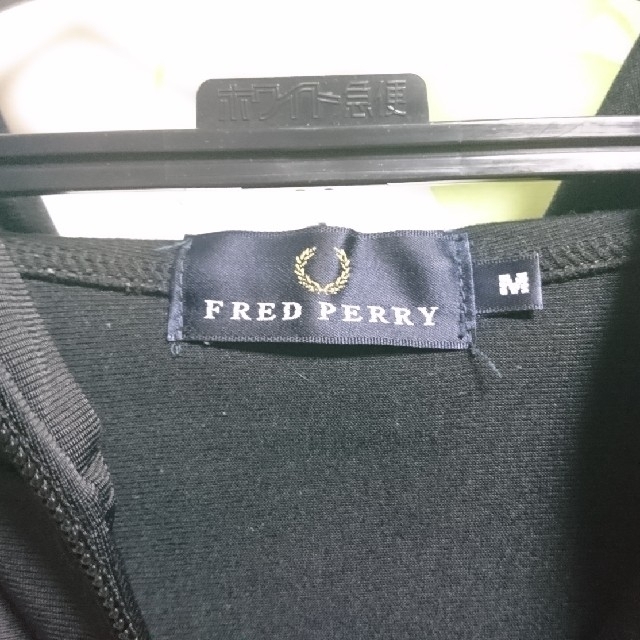 FRED PERRY(フレッドペリー)のFRED PERRY パーカー 黒 M メンズのトップス(パーカー)の商品写真