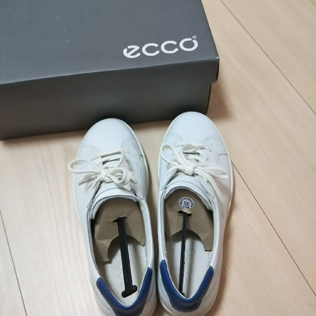 ecco スニーカー 白 24センチ 新品未使用