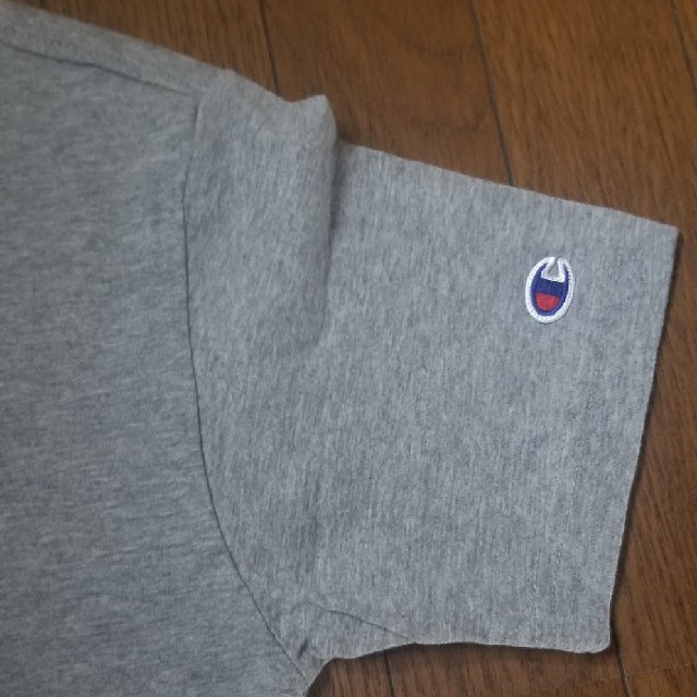 Champion(チャンピオン)のチャンピオン Tシャツ　グレー　 メンズのトップス(Tシャツ/カットソー(半袖/袖なし))の商品写真