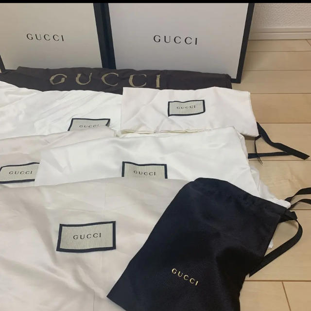 Gucci(グッチ)のGUCCI グッチ　ブランド　箱　ショップ袋　保存袋　カード　リボン レディースのバッグ(ショップ袋)の商品写真