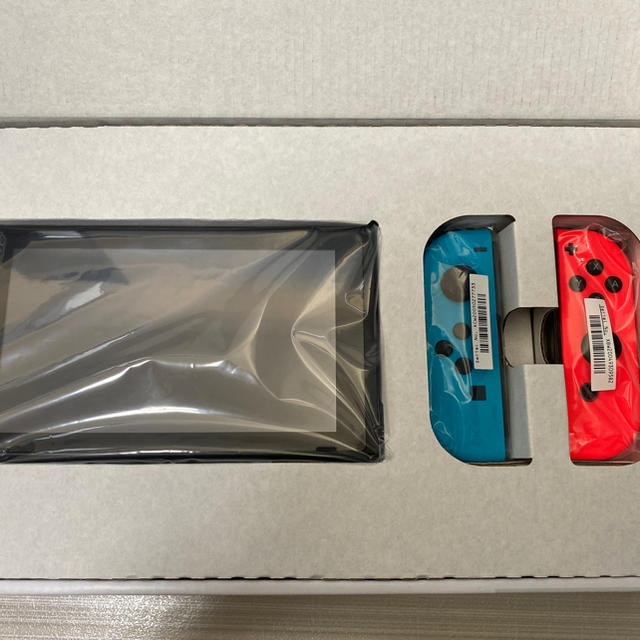 Nintendo Switch(ニンテンドースイッチ)のNintendoSwitch 本体  エンタメ/ホビーのゲームソフト/ゲーム機本体(家庭用ゲーム機本体)の商品写真