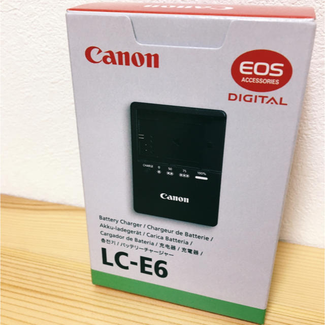 Canon(キヤノン)のcanon 充電器　LC-E6 スマホ/家電/カメラのスマートフォン/携帯電話(バッテリー/充電器)の商品写真