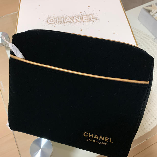 CHANEL 未使用 ベルベットポーチ 難有 シャネル ベロア素材