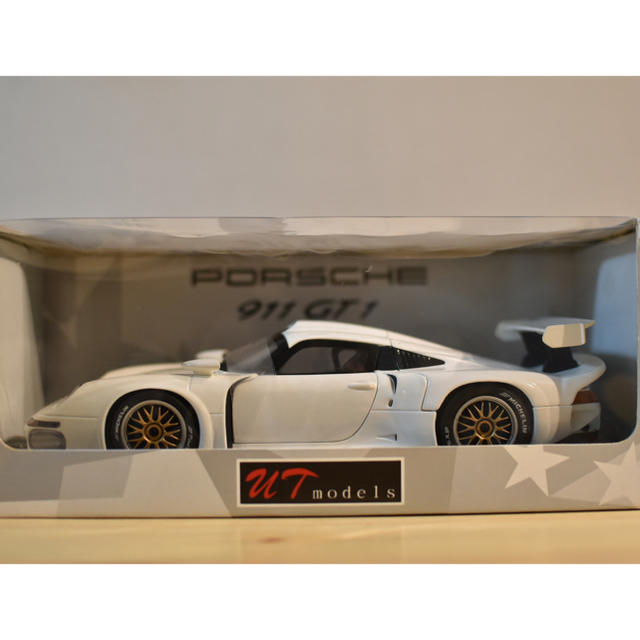 Porsche(ポルシェ)の◎◎絶版品！☆UTmodels 1/18 ポルシェ 911 GT1 1996 エンタメ/ホビーのおもちゃ/ぬいぐるみ(模型/プラモデル)の商品写真