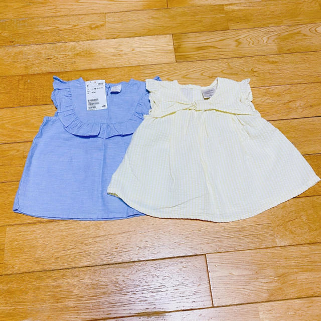 H&M(エイチアンドエム)のノースリーブ　70サイズ　女の子　ベビー キッズ/ベビー/マタニティのベビー服(~85cm)(Ｔシャツ)の商品写真