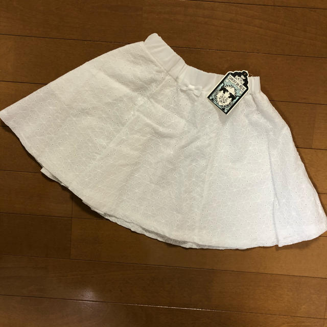 SHOO・LA・RUE(シューラルー)のタグ付き未使用　シューラルー　スカート 女の子　100 キッズ/ベビー/マタニティのキッズ服女の子用(90cm~)(スカート)の商品写真