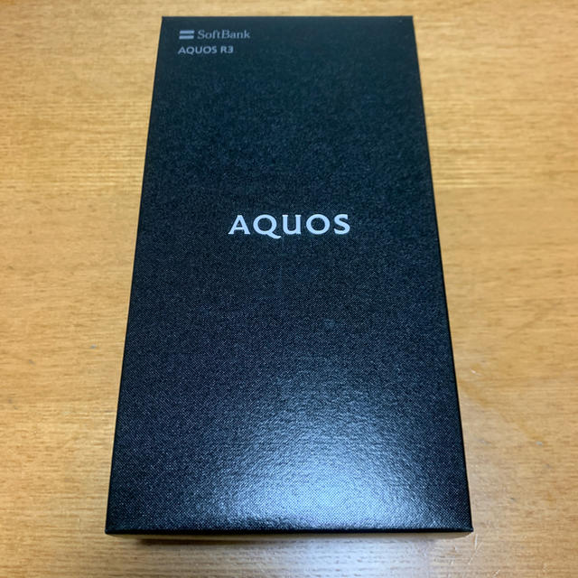 AQUOSR3【未使用】SHARP AQUOS R3 ホワイト Softbank【シムフリー】