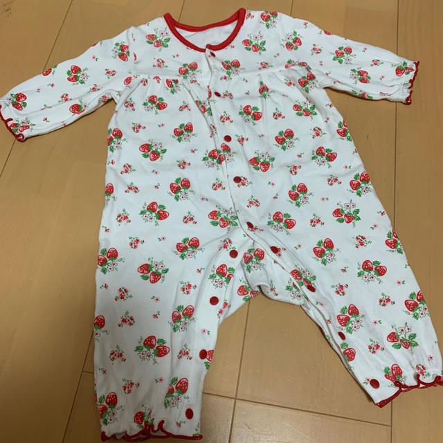 Nishiki Baby(ニシキベビー)のイチゴ柄 ロンパース  70cm ニシキベビー  キッズ/ベビー/マタニティのベビー服(~85cm)(ロンパース)の商品写真