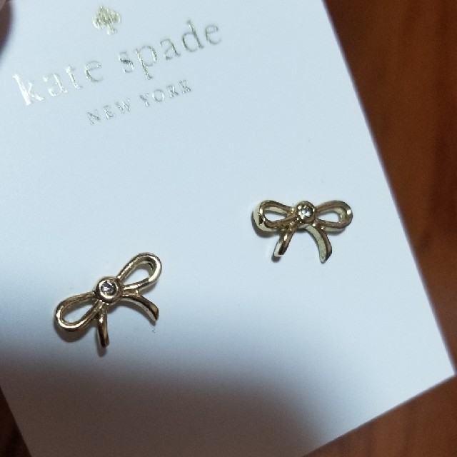 kate spade new york(ケイトスペードニューヨーク)のケイト・スペード　kate spade ピアス　リボン レディースのアクセサリー(ピアス)の商品写真