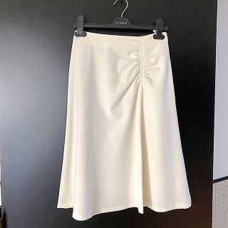 ザラ(ZARA)の膝丈スカート　黒とオフホワイト2枚　Sサイズ　36(ひざ丈スカート)