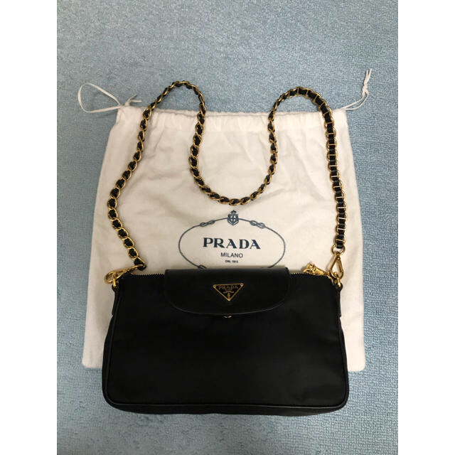 PRADA チェーンショルダーバックレディース