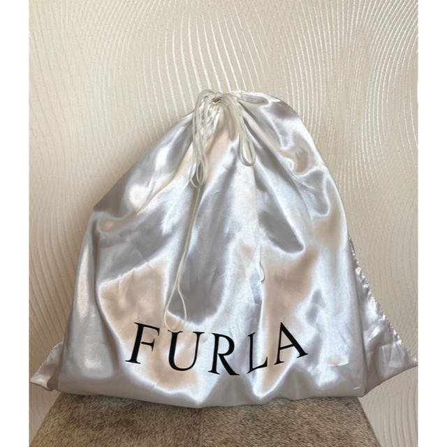 Furla(フルラ)のFURLAフルラ クロコ型押しバック美品(キャメル/ベージュ) レディースのバッグ(トートバッグ)の商品写真