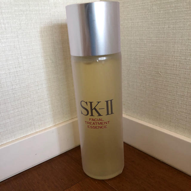 SK-II(エスケーツー)の永遠の定番SK-llで.肌本来の働きを整えクリアな肌を！ コスメ/美容のスキンケア/基礎化粧品(美容液)の商品写真