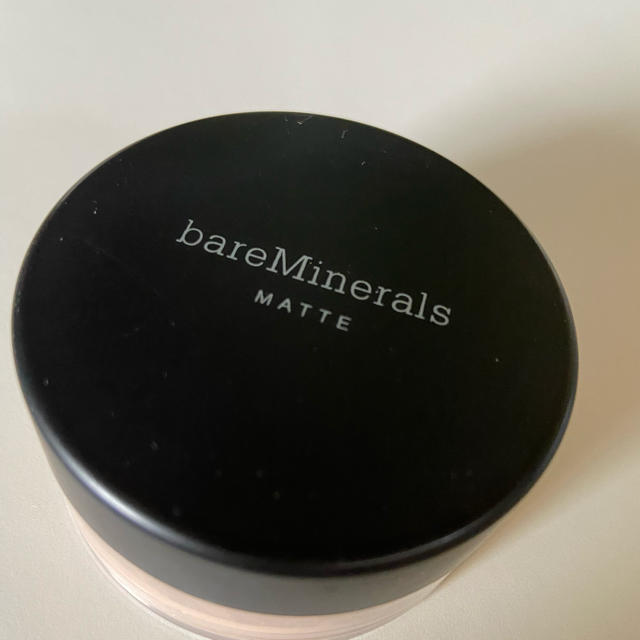 bareMinerals(ベアミネラル)のベアミネラル　ミディアムベージュ　6g コスメ/美容のベースメイク/化粧品(ファンデーション)の商品写真