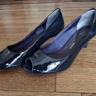 ロックポート(ROCKPORT)のロックポート　パンプス　エナメル紺　us7.5(ハイヒール/パンプス)