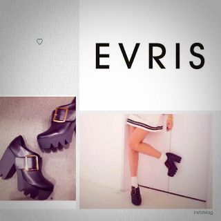 エヴリス(EVRIS)のEVRIS // ワイドバックルシューズ(ブーツ)