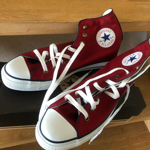 CONVERSE(コンバース)の新品　コンバース　オールスター　ハイカット　赤　レッド　レア　27.5センチ メンズの靴/シューズ(スニーカー)の商品写真