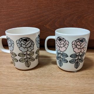 マリメッコ(marimekko)のマリメッコ　ヴィヒキルース　マグカップ(グラス/カップ)