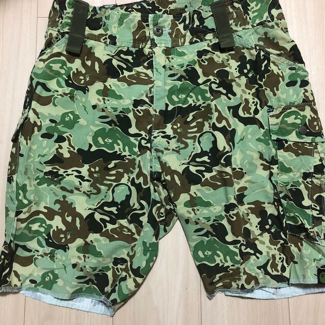 A BATHING APE(アベイシングエイプ)のA  BATHING  APE   カーゴパンツ　ショートパンツ メンズのパンツ(ショートパンツ)の商品写真