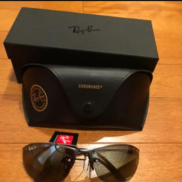 Ray-Ban(レイバン)のnanana様専用 Ray-Ban 偏光レンズ サングラス 国内正規品 メンズのファッション小物(サングラス/メガネ)の商品写真