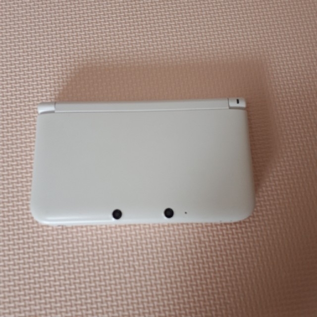 ニンテンドー3DS(ニンテンドー3DS)のNintendo　3DS LL ホワイト エンタメ/ホビーのゲームソフト/ゲーム機本体(携帯用ゲーム機本体)の商品写真