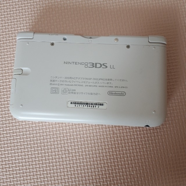 ニンテンドー3DS(ニンテンドー3DS)のNintendo　3DS LL ホワイト エンタメ/ホビーのゲームソフト/ゲーム機本体(携帯用ゲーム機本体)の商品写真